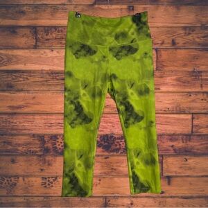 5 for $25🔥VOGO Athletica Green and Black Tie-Dye Ankle Leggings Large